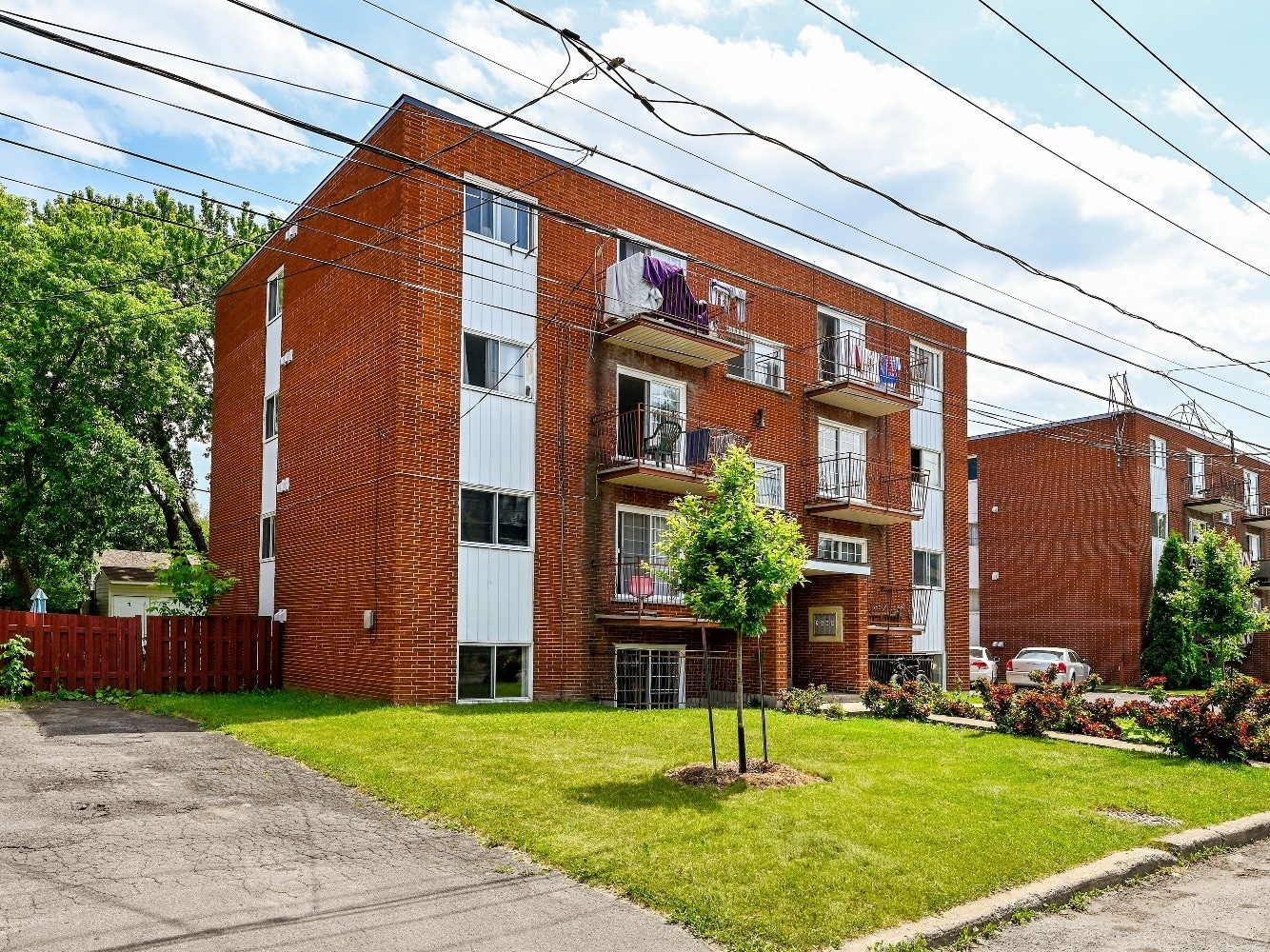 3375 Rue Gélineau, Longueuil, QC for sale Primary Photo- Image 1 of 17