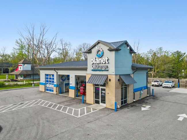 More details for 18488 Pearl Rd, Strongsville, OH - Retail for Sale
