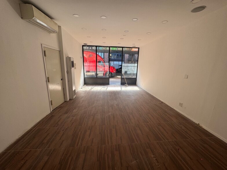 1007 Broadway, Brooklyn, NY à louer - Photo du bâtiment - Image 3 de 4