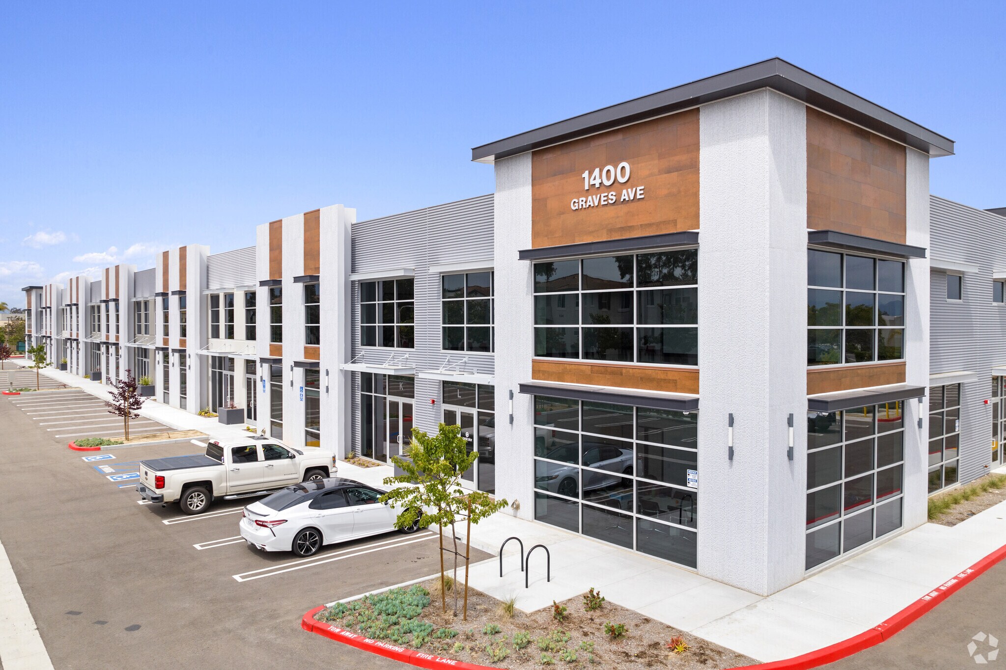 1400 Graves Ave, Oxnard, CA for lease Primary Photo- Image 1 of 53