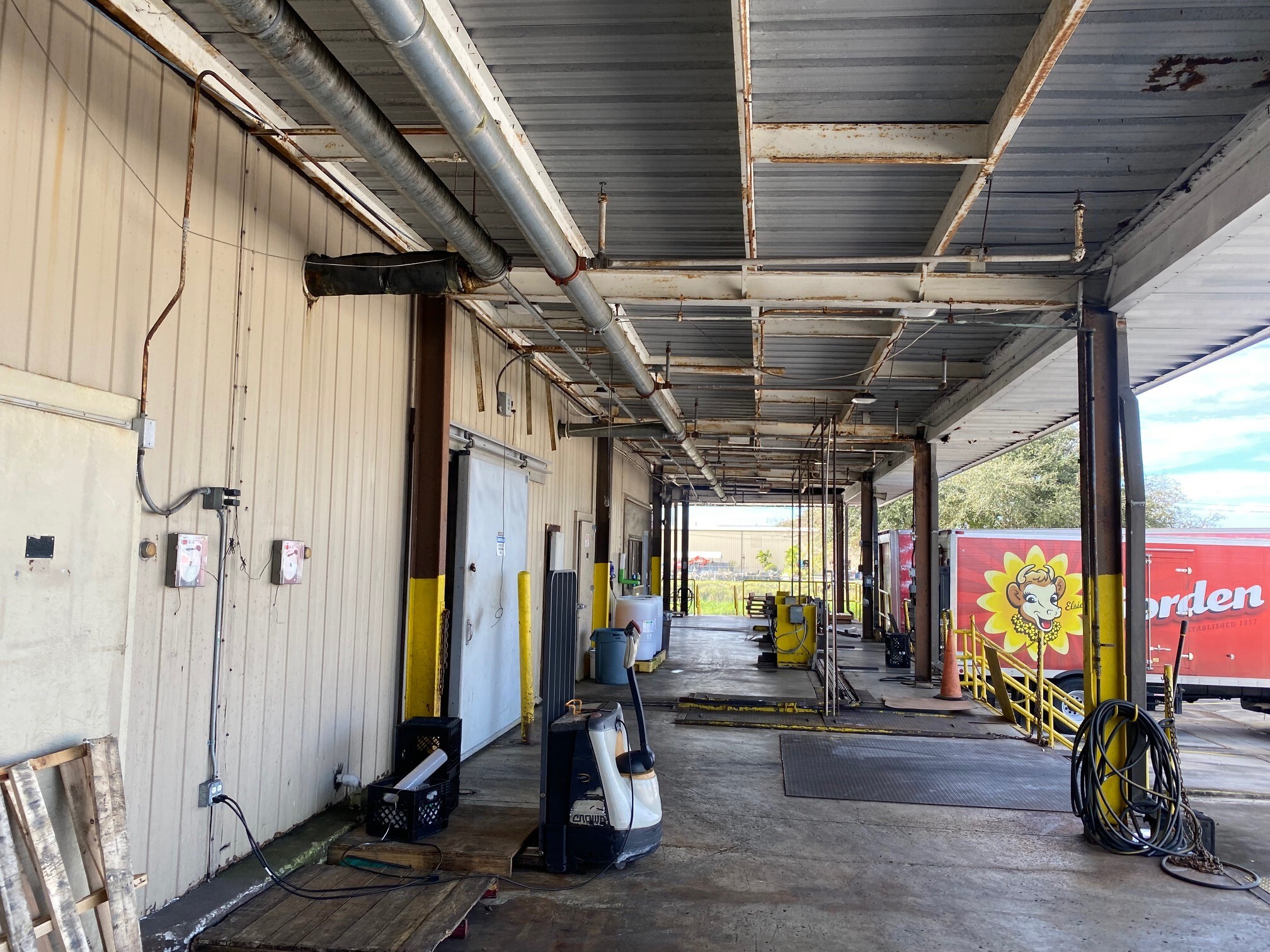 1969 W 9th St, Riviera Beach, FL for lease Building Photo- Image 1 of 9