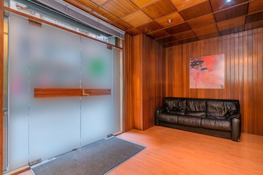 Immeuble residentiel dans Barcelone, Barcelona à vendre - Photo intérieure - Image 1 de 1