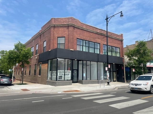 2839 N Milwaukee Ave, Chicago, IL for lease - Building Photo - Image 3 of 9