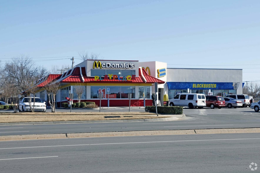 4418 S Shields Blvd, Oklahoma City, OK for lease - Primary Photo - Image 1 of 3