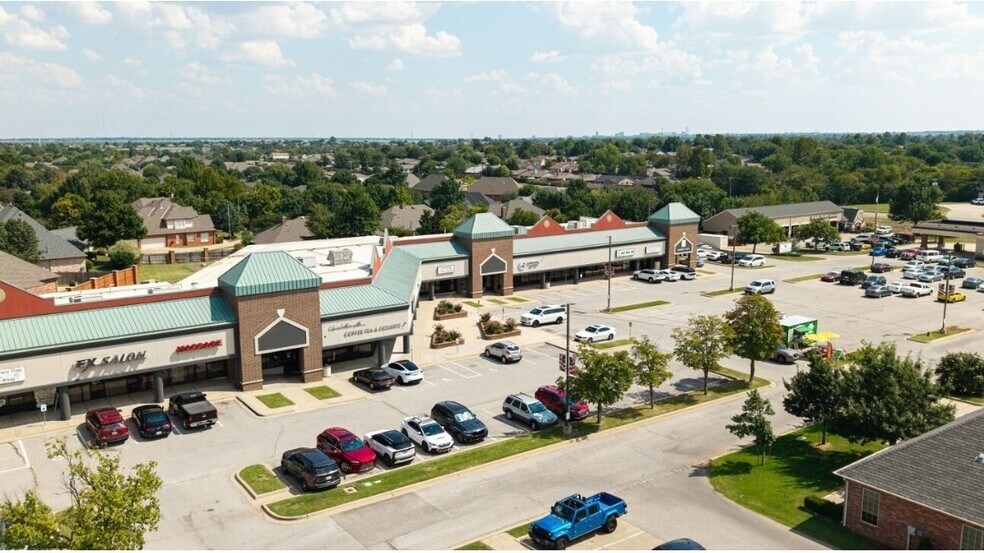 6909 W Hefner Rd, Oklahoma City, OK à louer - Photo du bâtiment - Image 2 de 8
