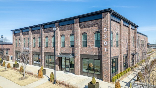 9301 Ra Young Jr Dr, Fort Smith, AR à vendre - Photo principale - Image 1 de 1