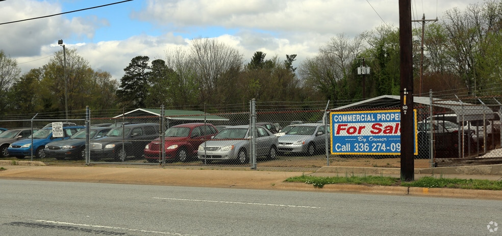 2112 Randleman Rd, Greensboro, NC à louer - Photo du bâtiment - Image 3 de 4