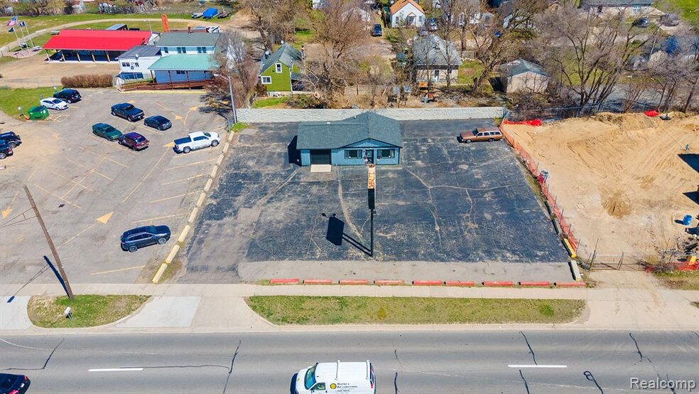 784 Cesar E Chavez Ave, Pontiac, MI for lease - Aerial - Image 3 of 23