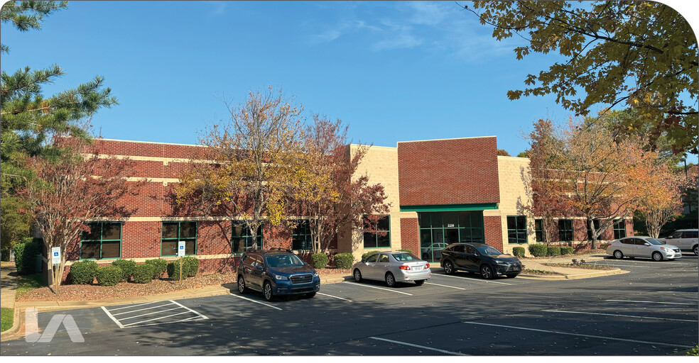 220-228 James Jackson Ave, Cary, NC for lease - Building Photo - Image 1 of 2