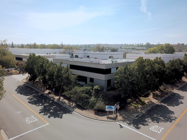 Plus de détails pour 12525 Kirkham Ct, Poway, CA - Industriel à louer