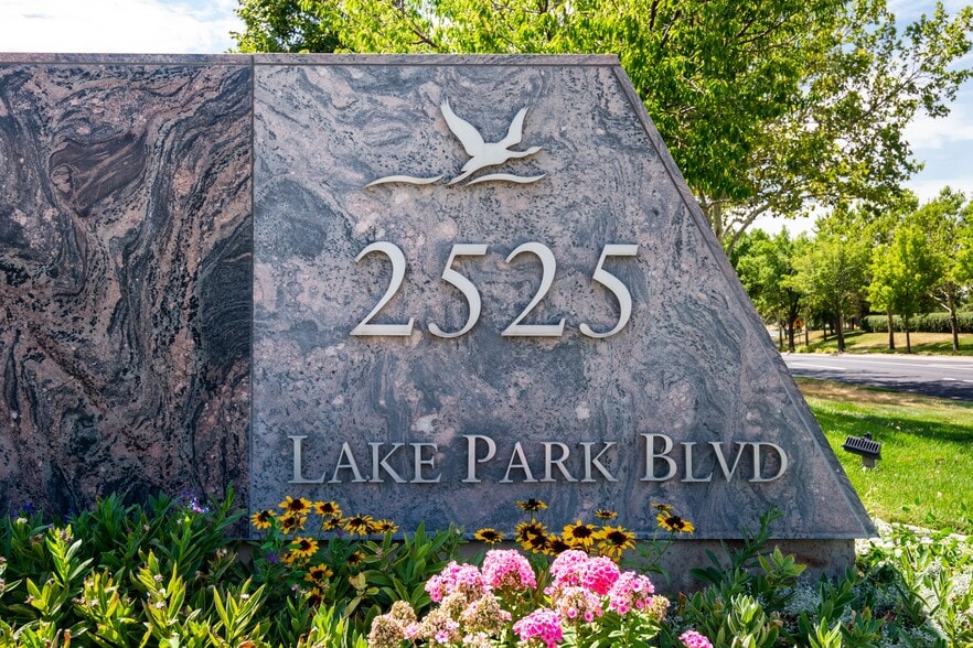 2525 Lake Park Blvd, Salt Lake City, UT for lease - Building Photo - Image 3 of 16