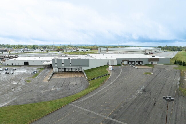 Plus de détails pour 20801 Miles Rd, North Randall, OH - Industriel à louer