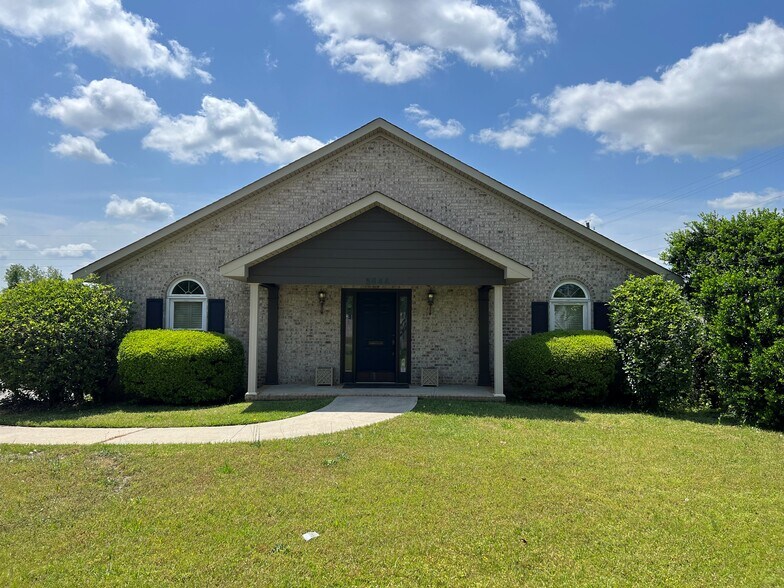 5844 Columbus Rd, Macon-Bibb, GA à louer - Photo principale - Image 1 de 10