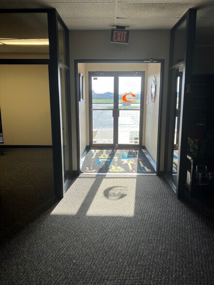 3218 N Quincy St, Plainview, TX à vendre - Photo intérieure - Image 2 de 31