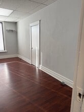 1527 19th St, Bakersfield, CA for lease Interior Photo- Image 2 of 6
