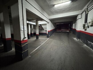 Plus de détails pour Multi-résidentiel à vendre