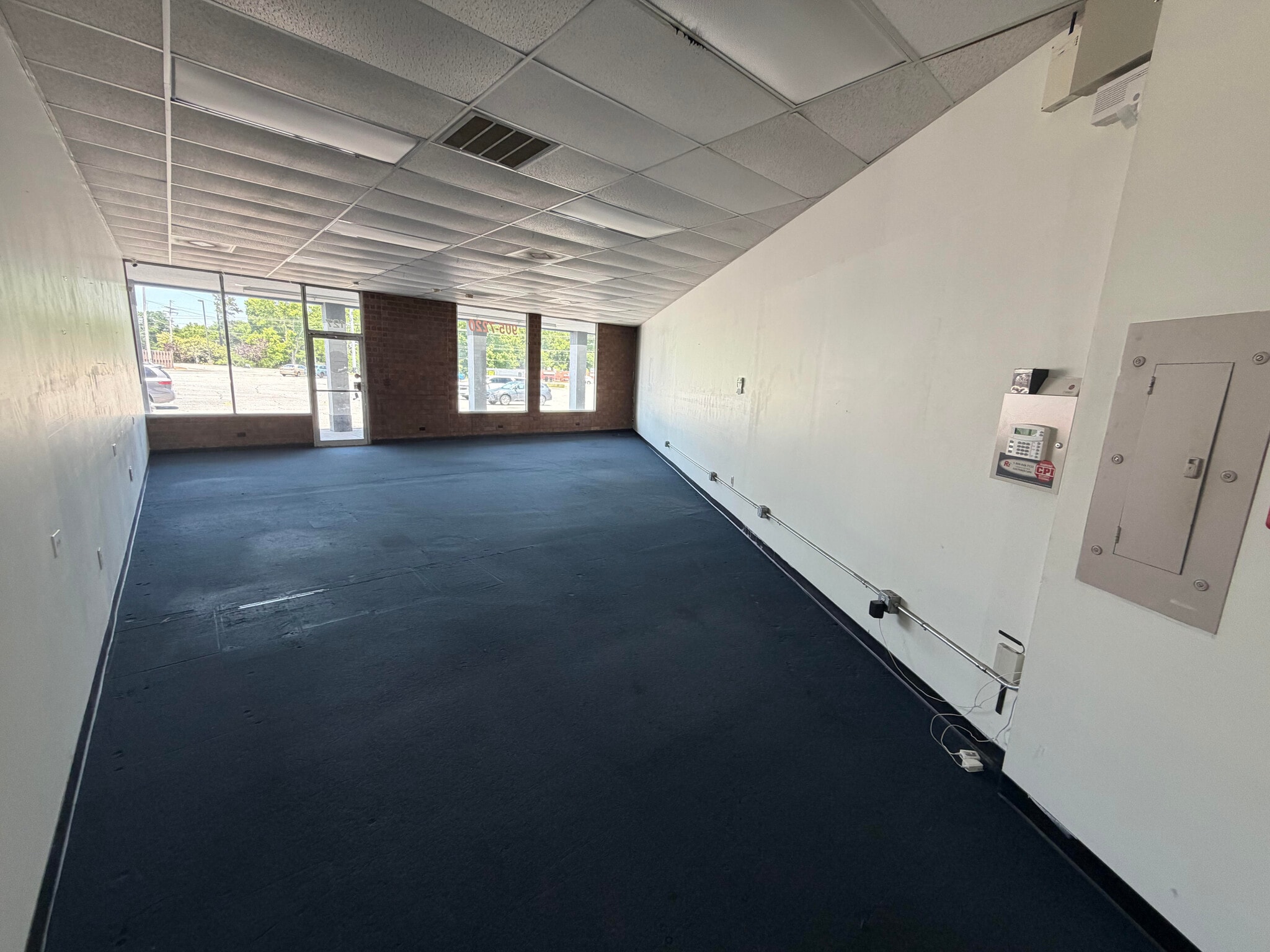 2831 S Main St, High Point, NC for lease Interior Photo- Image 1 of 3