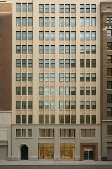 261 W 35th St, New York, NY for lease - Building Photo - Image 2 of 8