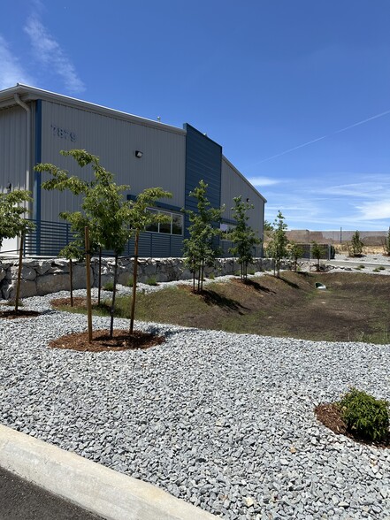 7879 N Virginia St, Reno, NV for lease - Building Photo - Image 3 of 6