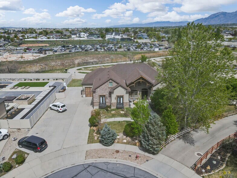 217 E Scenic Peak Cv, Draper, UT à vendre - Photo du bâtiment - Image 2 de 22