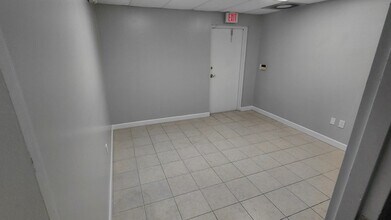 21113 Johnson St, Pembroke Pines, FL à louer Photo intérieure- Image 1 de 10