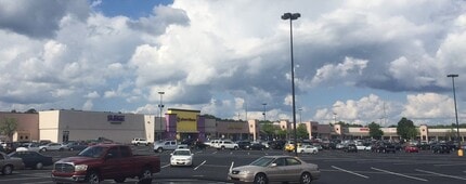 2300-2600 Pepperell Pky, Opelika, AL à louer Photo du bâtiment- Image 1 de 7