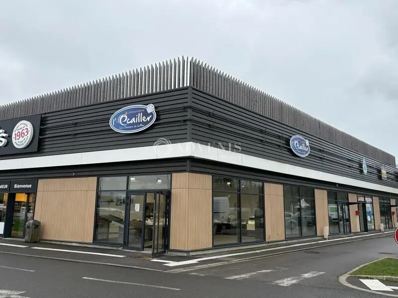 Retail in Cucq for lease Building Photo- Image 1 of 6