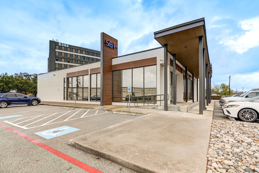 8585 S Gessner Dr, Houston, TX for lease - Building Photo - Image 2 of 49