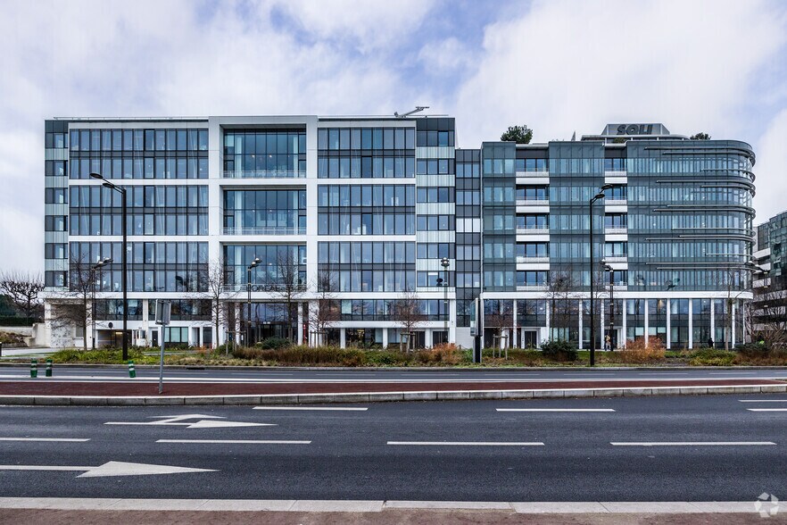 Bureau dans Levallois-Perret à louer - Photo du bâtiment - Image 2 de 7