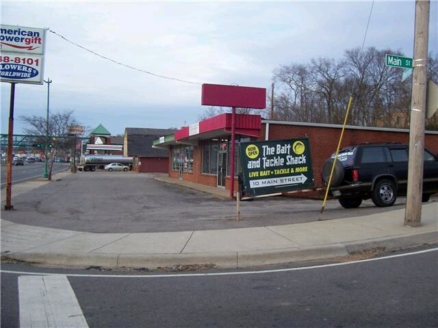 211 N Riverside Dr, Clarksville, TN for sale - Building Photo - Image 2 of 31