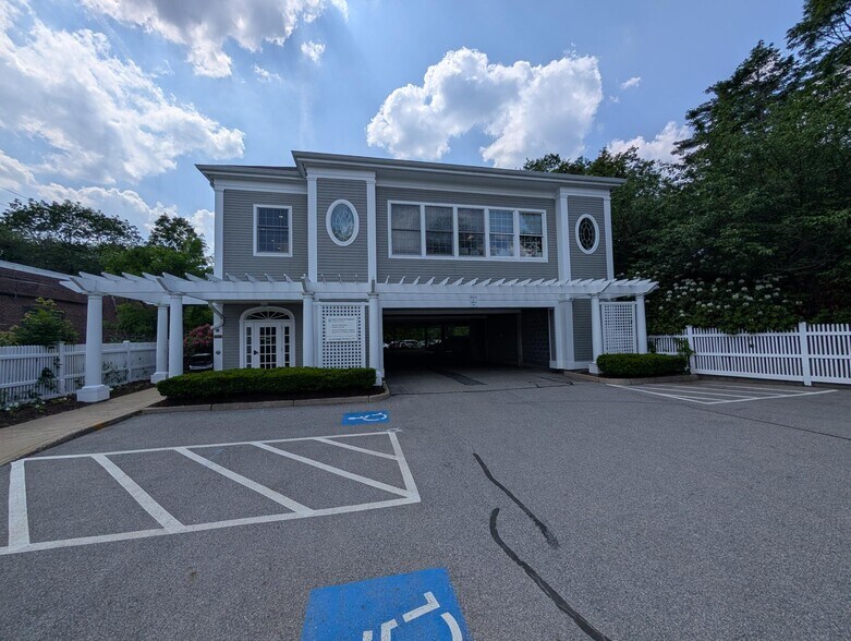 45 Colpitts Rd, Weston, MA à louer - Photo du bâtiment - Image 1 de 2