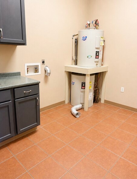 800 E Aldrich Rd, Bolivar, MO for lease - Interior Photo - Image 3 of 11
