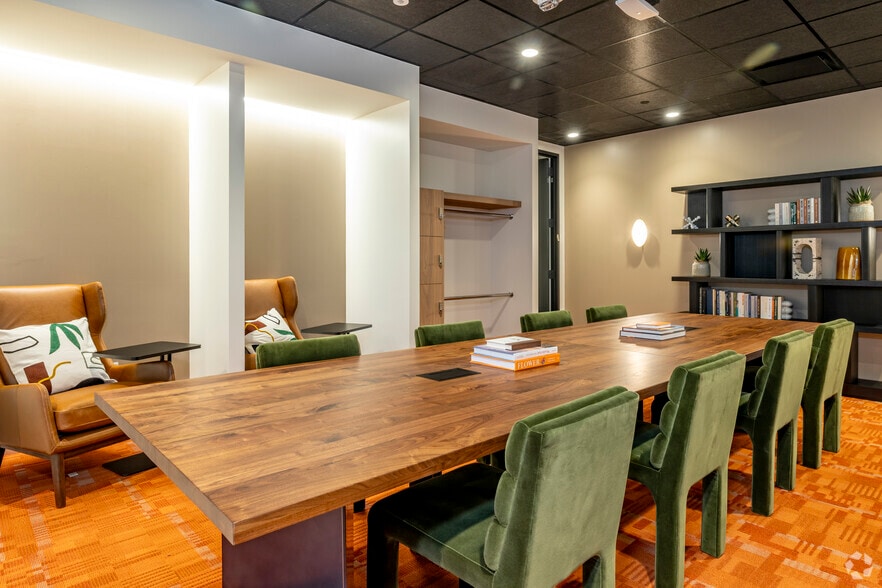 201 E Washington St, Phoenix, AZ for lease - Interior Photo - Image 2 of 24