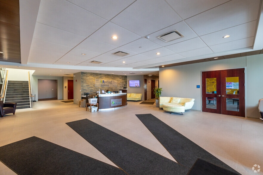 6960 CINTAS Blvd, Mason, OH for lease - Building Photo - Image 2 of 6