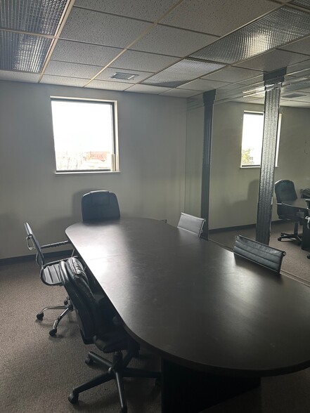 1410 S Santa Fe Dr, Denver, CO à louer - Photo intérieure - Image 2 de 12