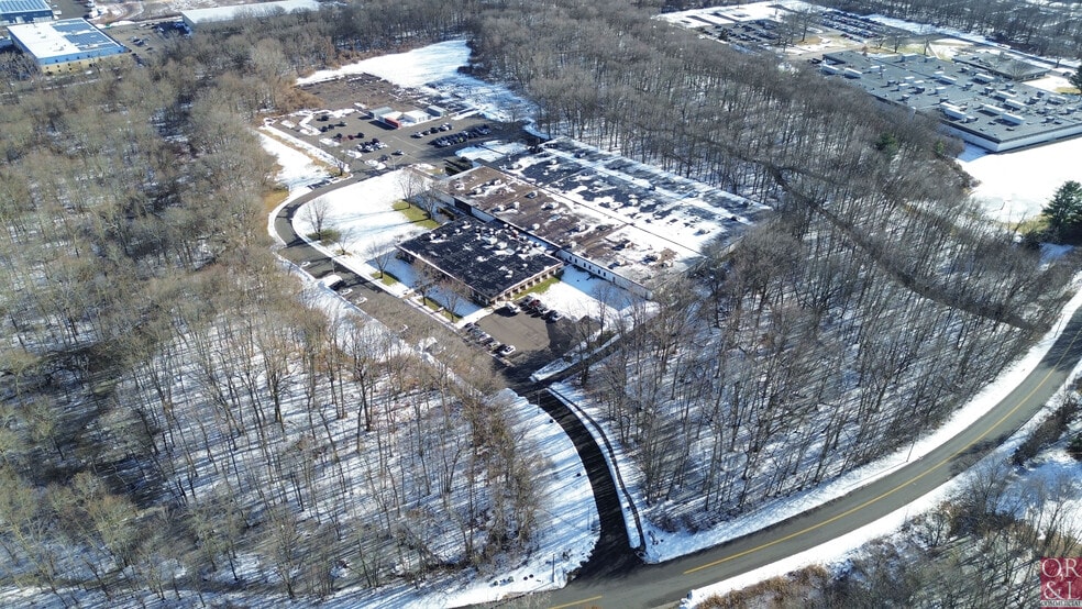 150 Knotter Dr, Cheshire, CT for lease - Building Photo - Image 2 of 16