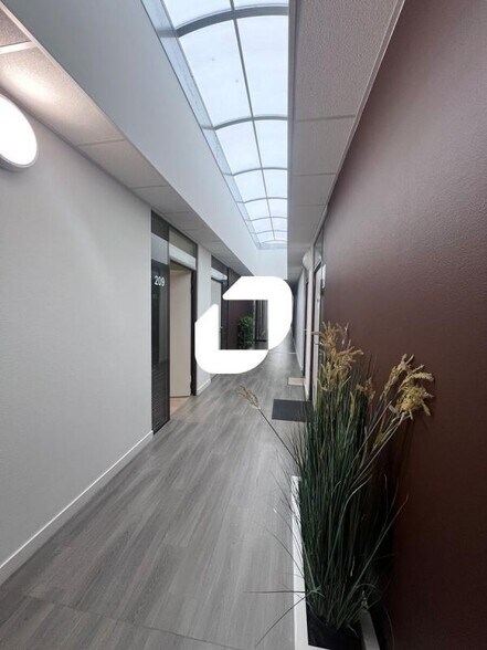 Office in Serris for lease - Interior Photo - Image 3 of 3
