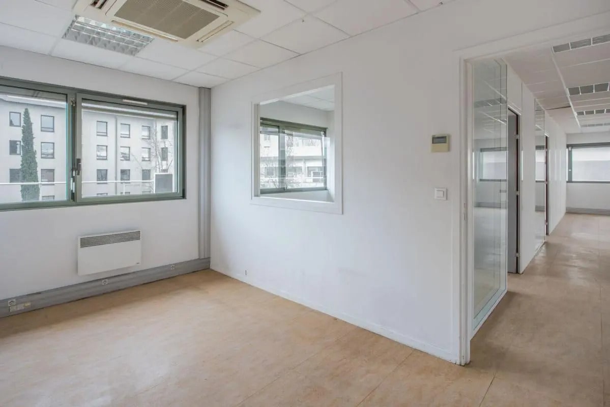 6 Rue Auguste Pinton, Lyon for lease Interior Photo- Image 1 of 10