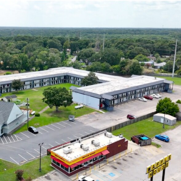 6911 Pensacola Blvd, Pensacola, FL à vendre - Photo du bâtiment - Image 3 de 15