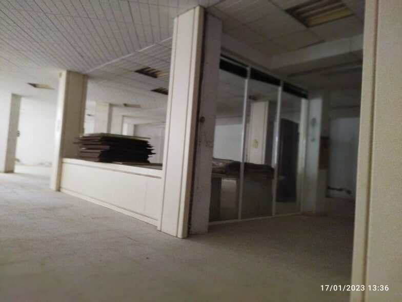 Retail in Cáceres for lease - Building Photo - Image 2 of 31