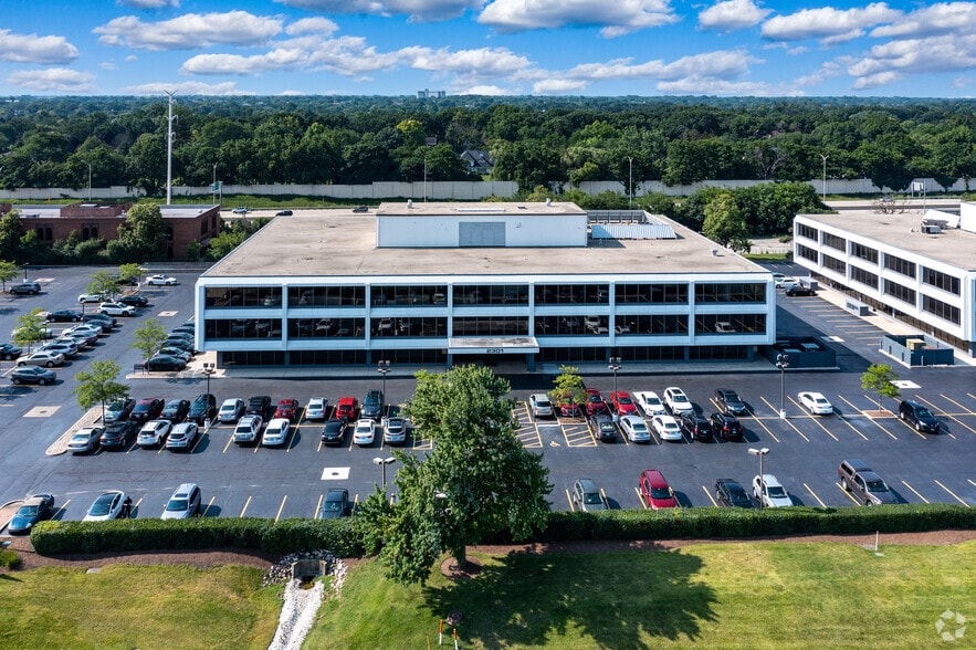 2301 W 22nd St, Oak Brook, IL for lease - Aerial - Image 3 of 9