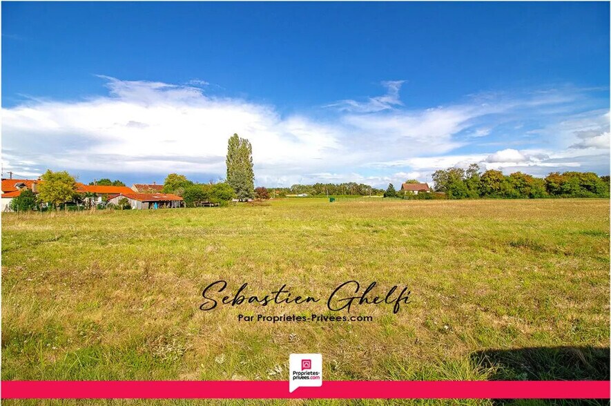 Land in Chémery for sale - Aerial - Image 2 of 3