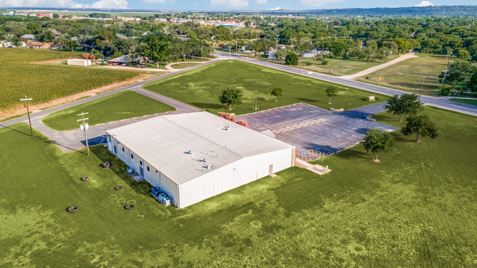 842 FM 471 N, Castroville, TX for sale - Building Photo - Image 3 of 21