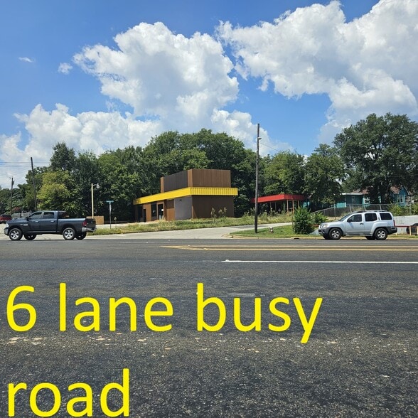 720 E Rosedale St, Tyler, TX for lease - Building Photo - Image 3 of 12