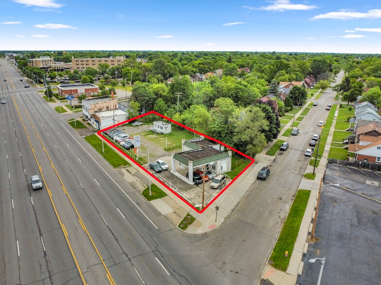 14760 Gratiot Ave, Detroit, MI for sale - Building Photo - Image 2 of 27