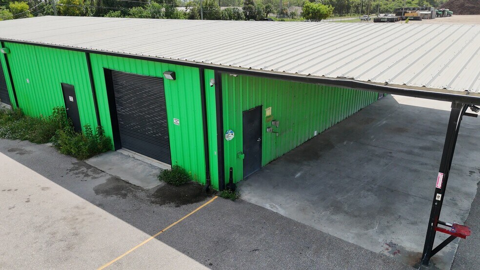 7050 Pennsylvania St, Fort Myers, FL à louer - Vidéo sur l’inscription commerciale - Image 2 de 8