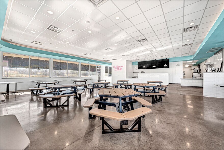 4280 W Martin Luther King Blvd, Fayetteville, AR à vendre - Photo du bâtiment - Image 3 de 54