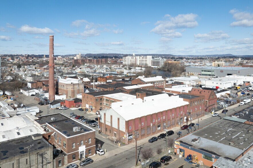 35-95 8th St, Passaic, NJ à louer - Aérien - Image 2 de 3