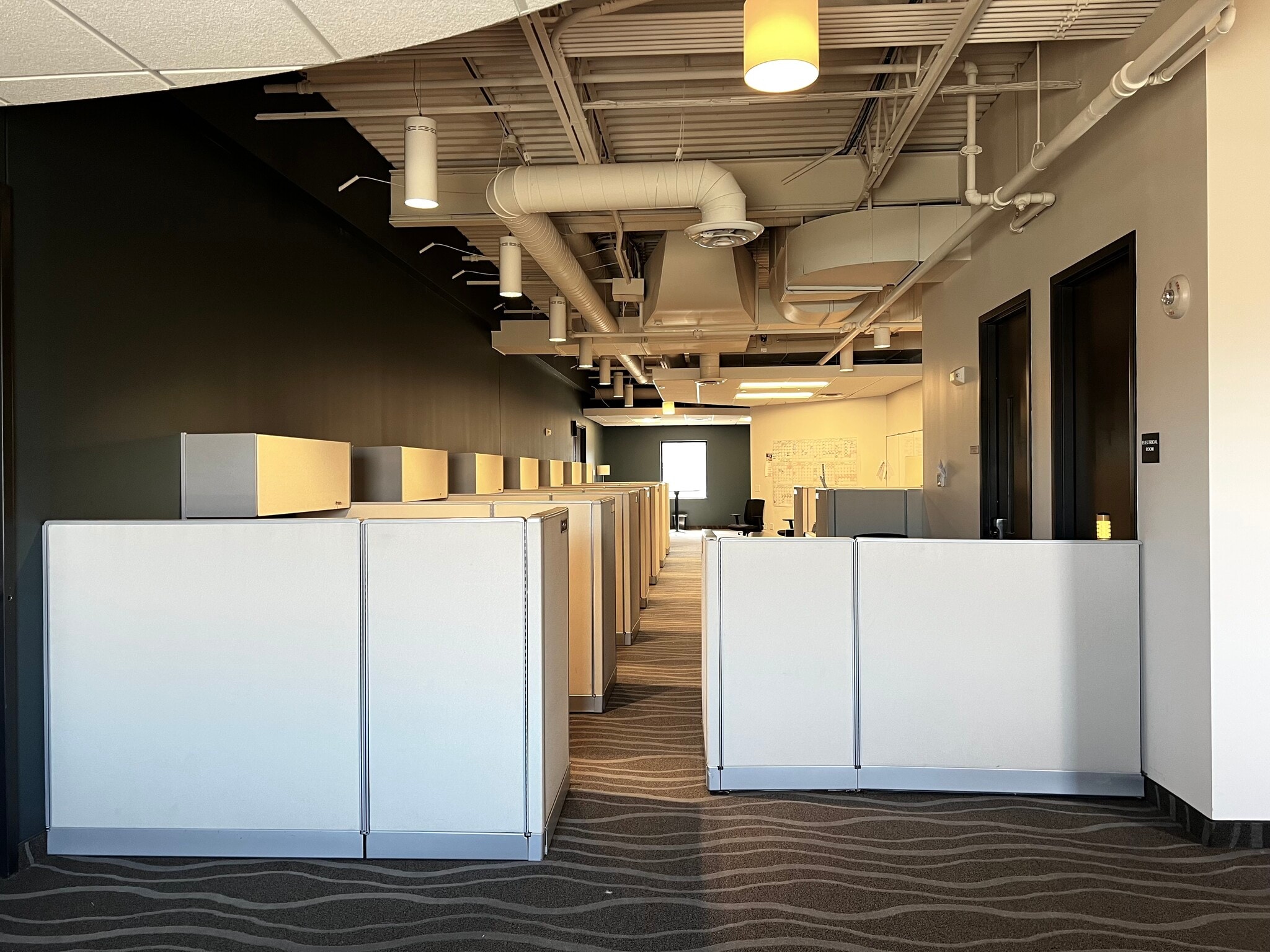 12345 Portland Ave, Burnsville, MN for lease Interior Photo- Image 1 of 2