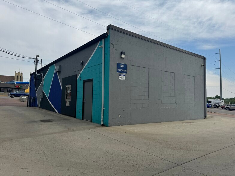 1120 E 10th St, Sioux Falls, SD à vendre - Photo du bâtiment - Image 2 de 9